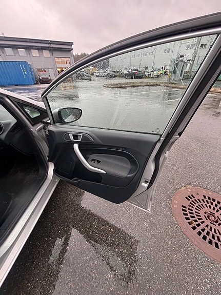 Ford Fiesta 9 of 22
