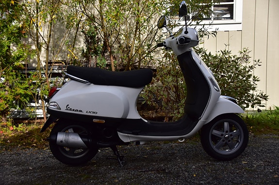 Vespa LX 50 3 of 8