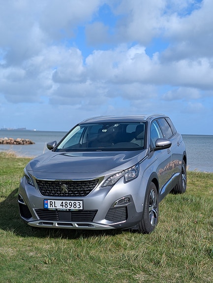 Peugeot 5008 2 of 30