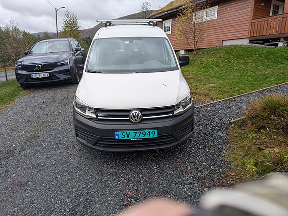 Volkswagen Caddy Maxi 2 of 3