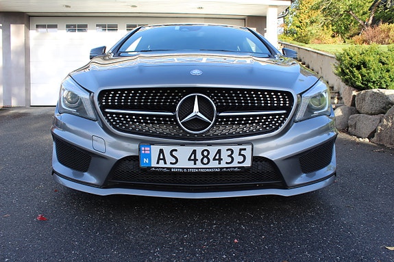 Mercedes-Benz CLA180 2 of 30