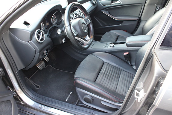 Mercedes-Benz CLA180 14 of 30