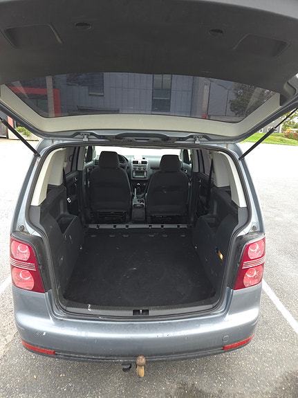 Volkswagen Touran 8 of 30