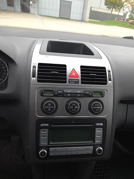 Volkswagen Touran 23 of 30