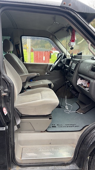 Volkswagen Caravelle 6 of 7