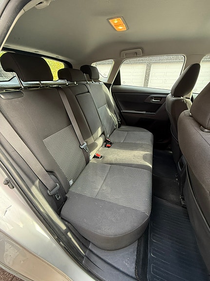 Toyota Auris 17 of 27