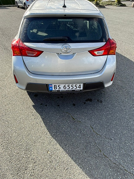 Toyota Auris 6 of 27