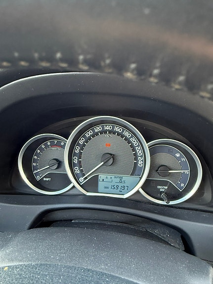 Toyota Auris 14 of 27