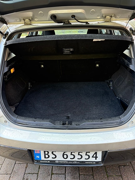 Toyota Auris 18 of 27