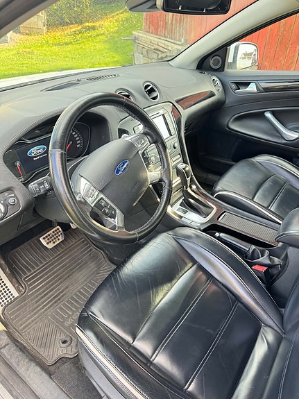 Ford Mondeo 12 of 12