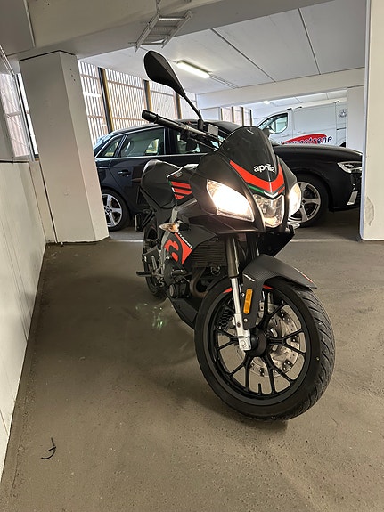 Aprilia RS 125 Tuono Dark Energy 6 of 10