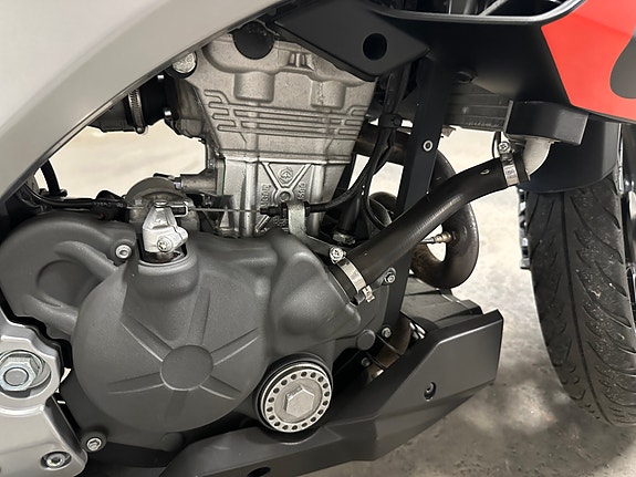 Aprilia RS 125 Tuono Dark Energy 10 of 10