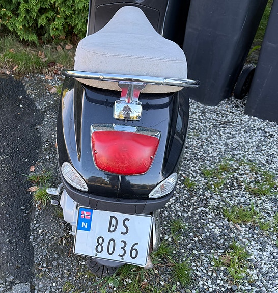 Vespa LX 50 3 of 7