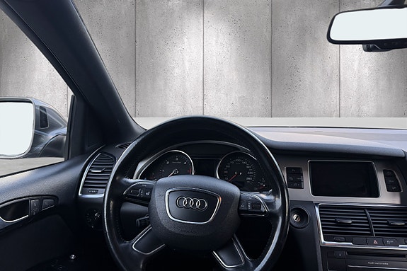 Audi Q7 12 of 30