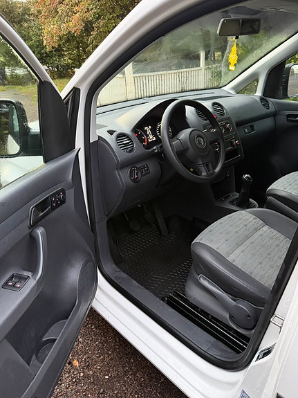 Volkswagen Caddy Maxi 10 of 15