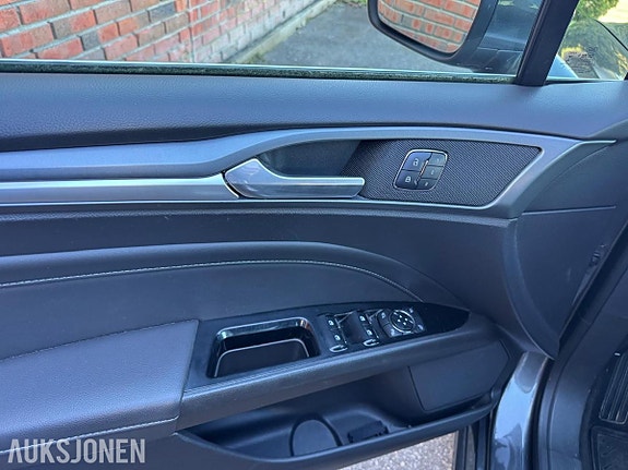 Ford Mondeo 12 of 25