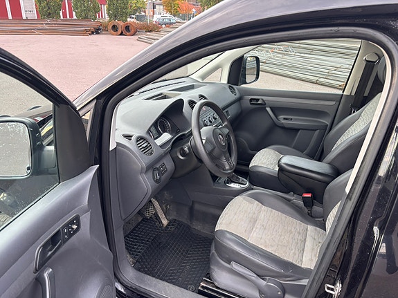 Volkswagen Caddy Maxi 9 of 17