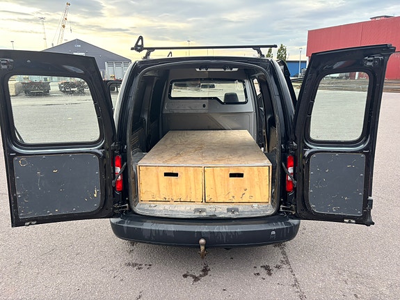 Volkswagen Caddy Maxi 16 of 17
