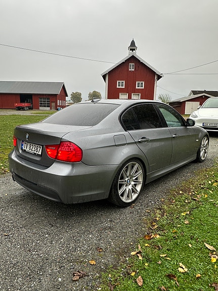 BMW 325d 4 of 15