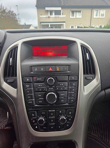 Opel Astra 9 of 12