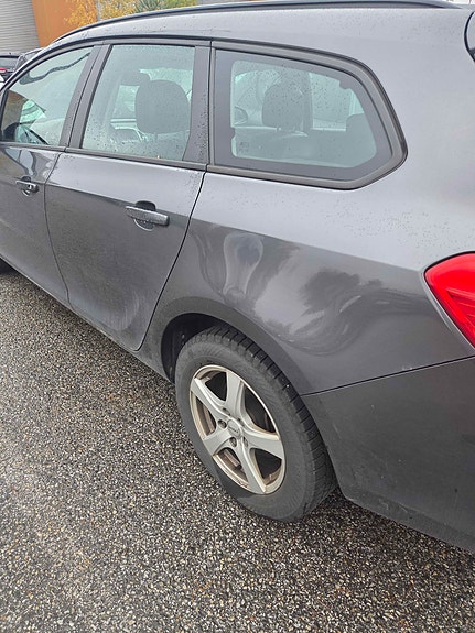 Opel Astra 4 of 12