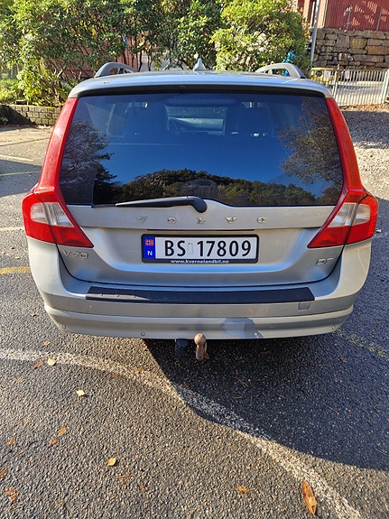 Volvo V70 2 of 30
