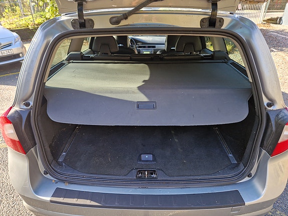 Volvo V70 7 of 30