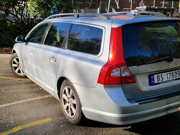 Volvo V70 3 of 30