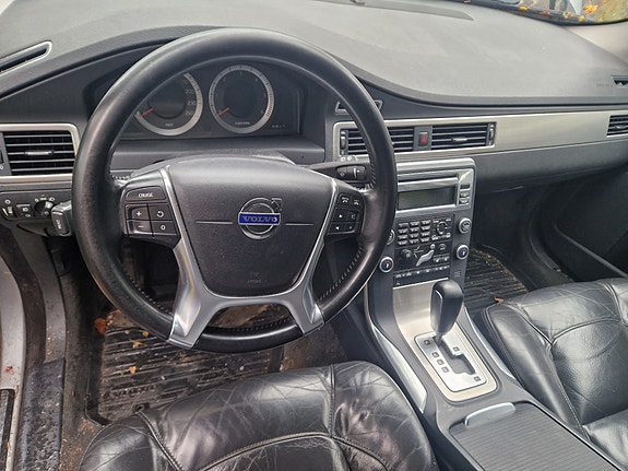 Volvo V70 19 of 30