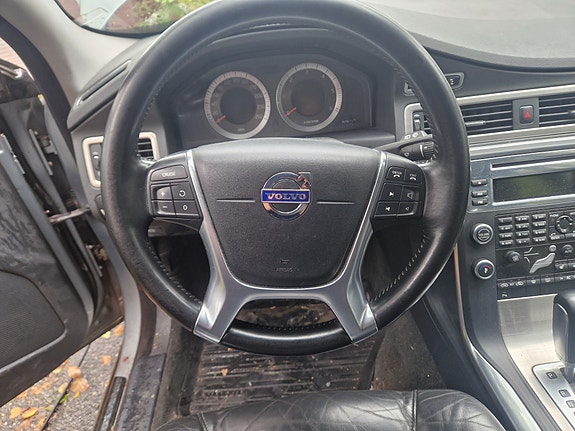 Volvo V70 20 of 30
