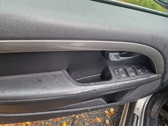Volvo V70 22 of 30