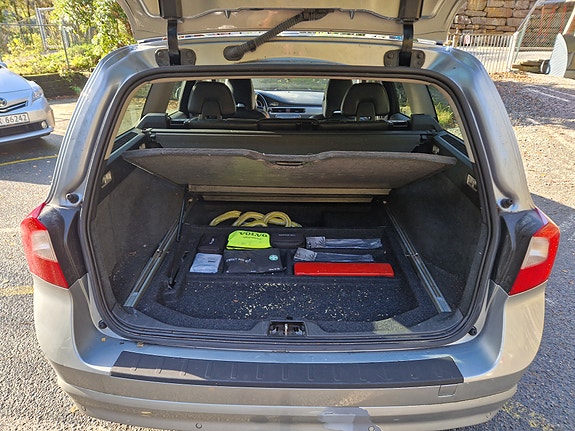 Volvo V70 6 of 30