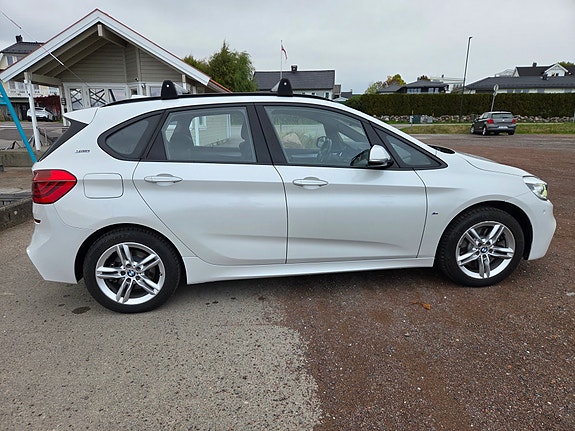 BMW 225xe 12 of 12