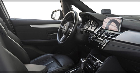 BMW 225xe 2 of 12