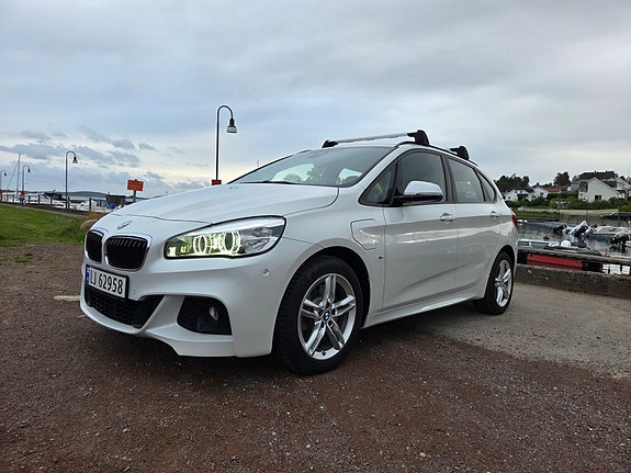 BMW 225xe 11 of 12