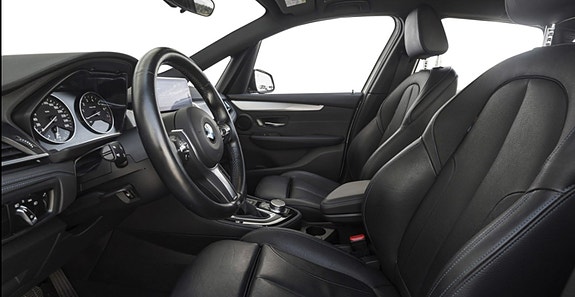 BMW 225xe 6 of 12