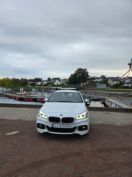 BMW 225xe 10 of 12
