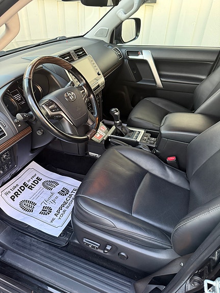 Toyota Land Cruiser 13 of 23