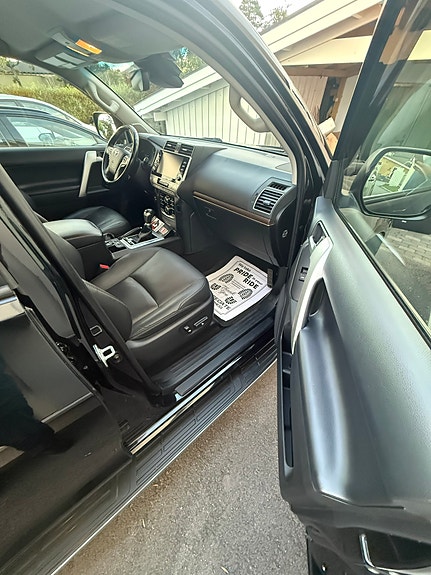 Toyota Land Cruiser 17 of 23