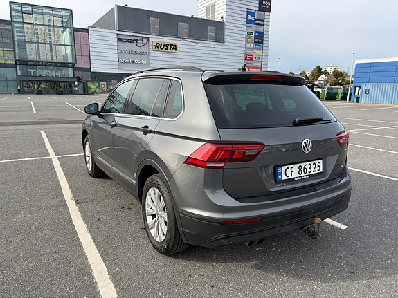 Volkswagen Tiguan 5 of 30