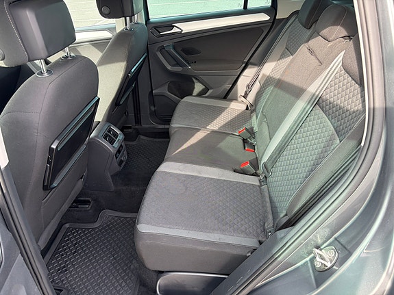 Volkswagen Tiguan 26 of 30
