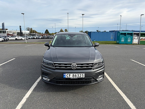Volkswagen Tiguan 3 of 30
