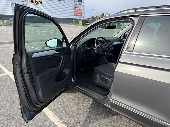 Volkswagen Tiguan 25 of 30