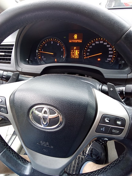 Toyota Avensis 2 of 19