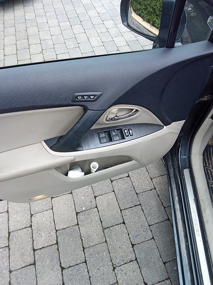 Toyota Avensis 10 of 19