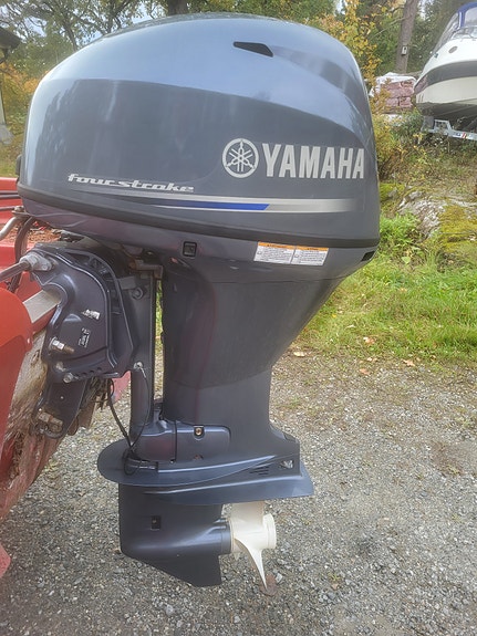 Yamaha 30 med powertrim og elstart RESERVERT 2 of 11