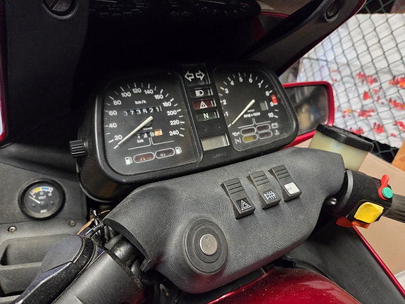BMW K 100 RS 3 of 8