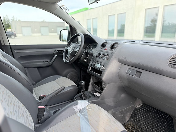 Volkswagen Caddy Maxi 17 of 21
