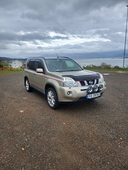 Nissan X-Trail 2 of 11