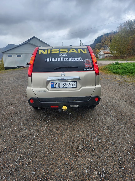 Nissan X-Trail 4 of 11